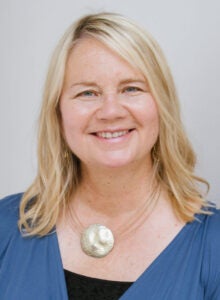 Julie Exline headshot