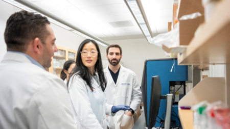 Drs. Susan Kim and Mohamad El Moheb in lab.